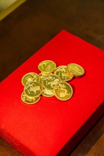 Gold commemorative coins